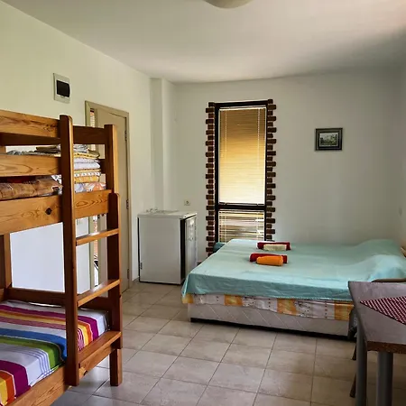 Zapovedni Rai Pensión 4*