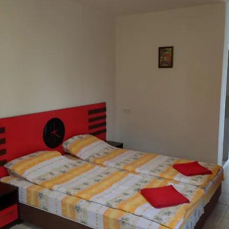 招待所 Zapovedni Rai