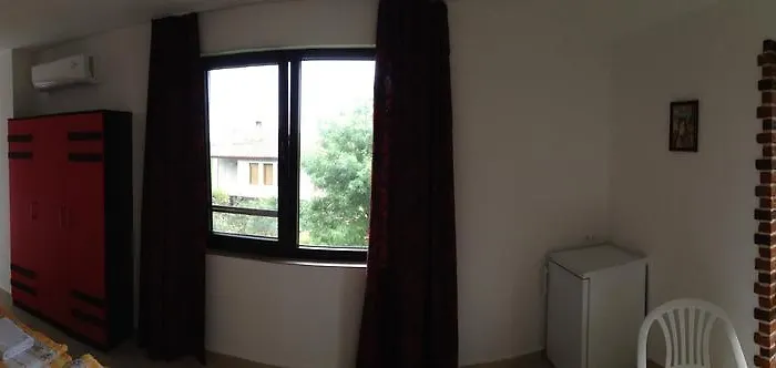 Zapovedni Rai Gæstehus Primorsko